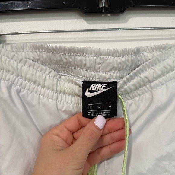 Nike Men’s White Sportswear Festival Flow Shorts M - Picture 3 of 6